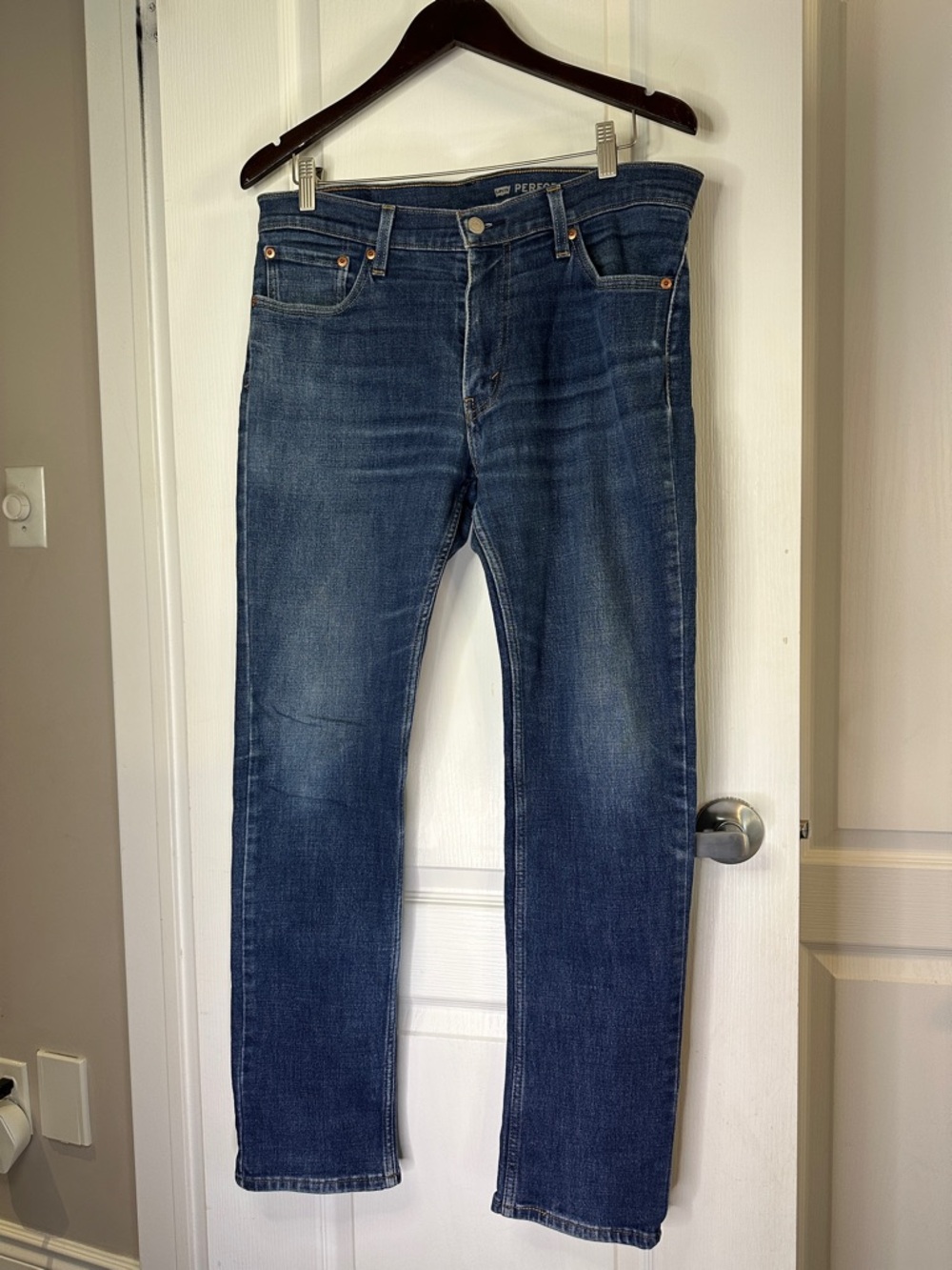 Levi's 511 Slim Straight Indigo Blue Jeans waist 18” rise 10.5” inseam 32” A0146